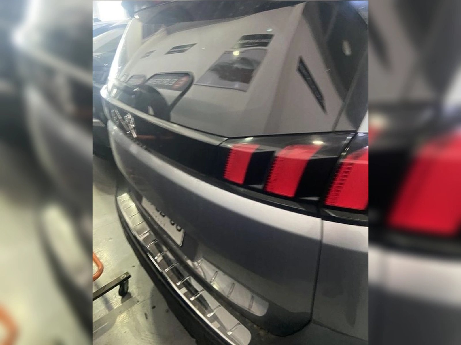 PEUGEOT 5008 Allure 1.6 Turbo THP 165 HP EAT6 2018 - Imagen 4 de 9