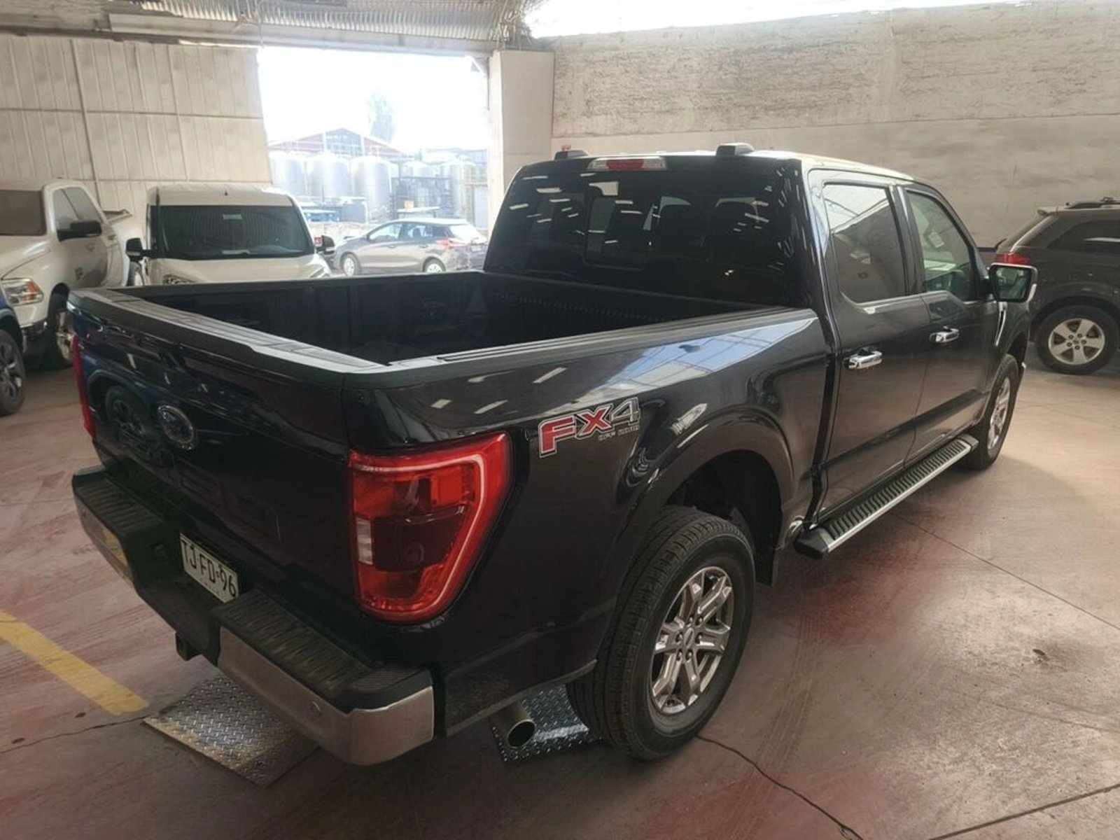 FORD F-150 XLT 4X4 5.0 AUT 2024 - Imagen 6 de 17