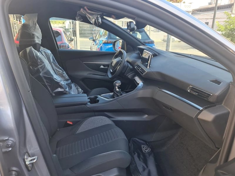 Peugeot 3008 Active Pack Puretech 130 2025 - Imagen 10 de 14
