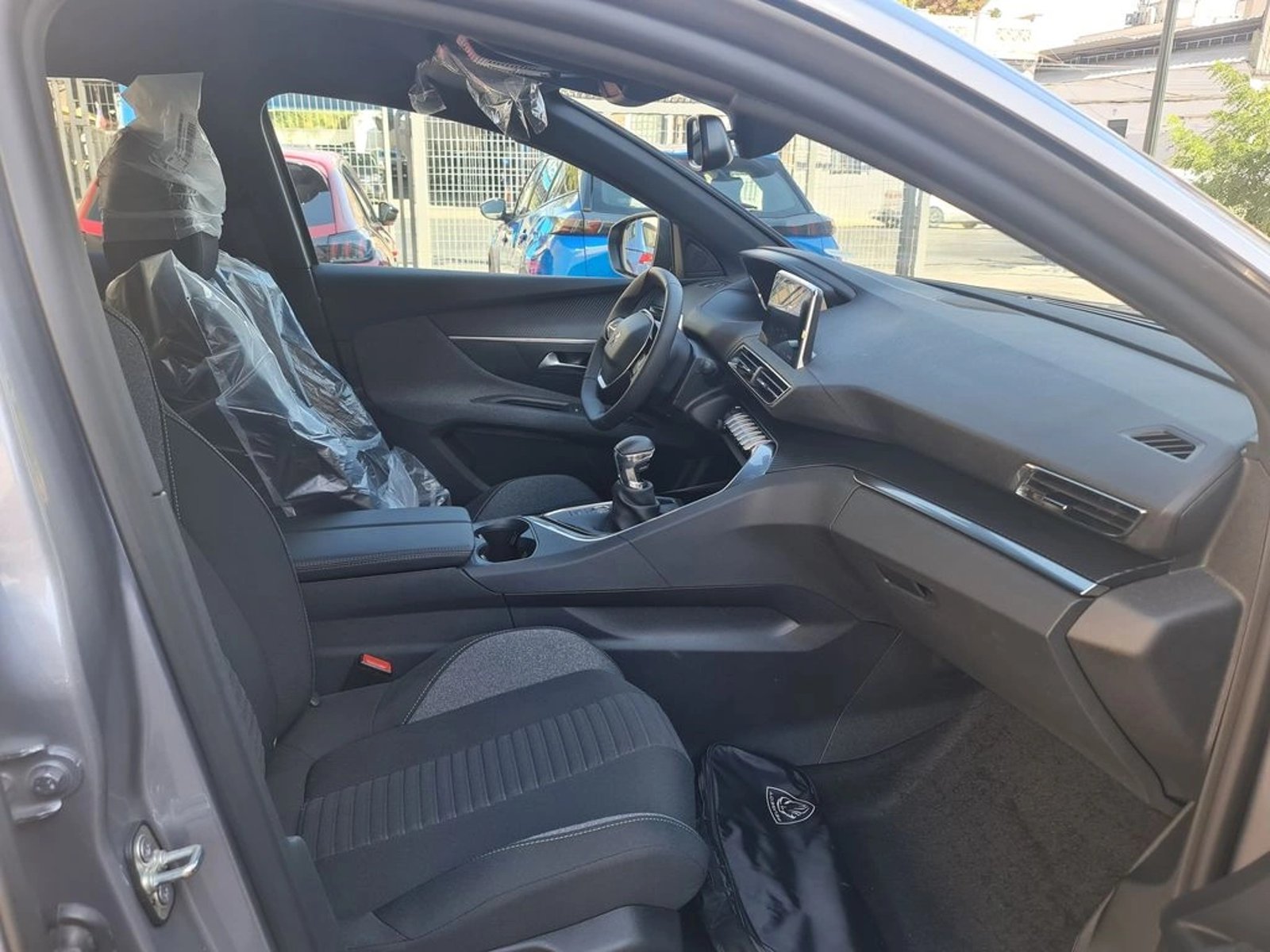 PEUGEOT 3008 Active Pack Puretech 130 2025 - Imagen 10 de 19