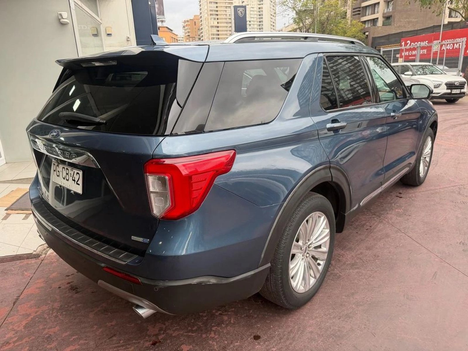 Ford EXPLORER 2.3 ECOBOOST LIMITED 4X4 AT 5P 2020 - Imagen 4 de 15