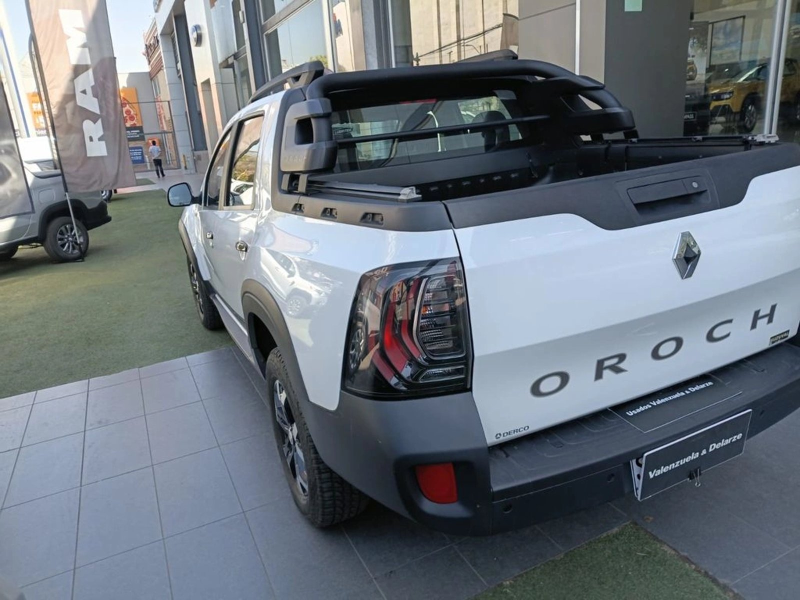 Renault Oroch 1.3 INTENS OUTSIDER DOB. CAB. 4X2 AT 4P 2023 - Foto 5 de 17