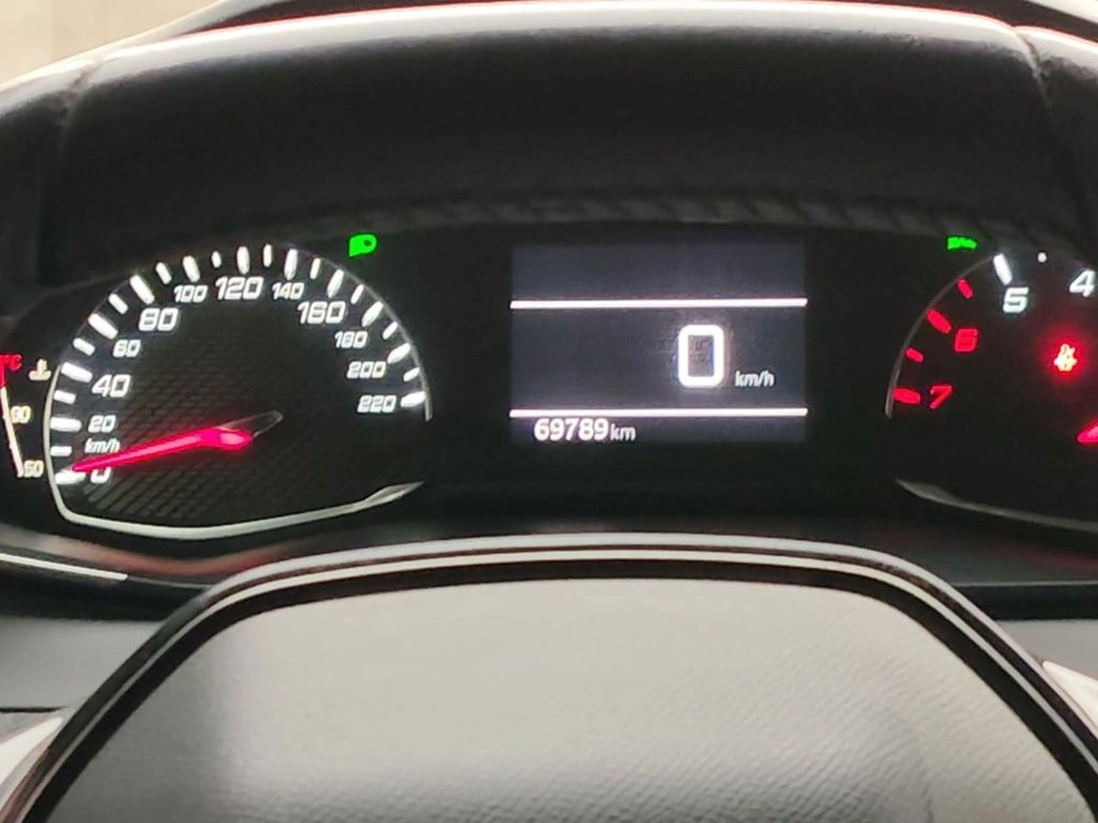 Peugeot 208 Active Pack Puretech 75 MT5 2022 - Imagen 14 de 15