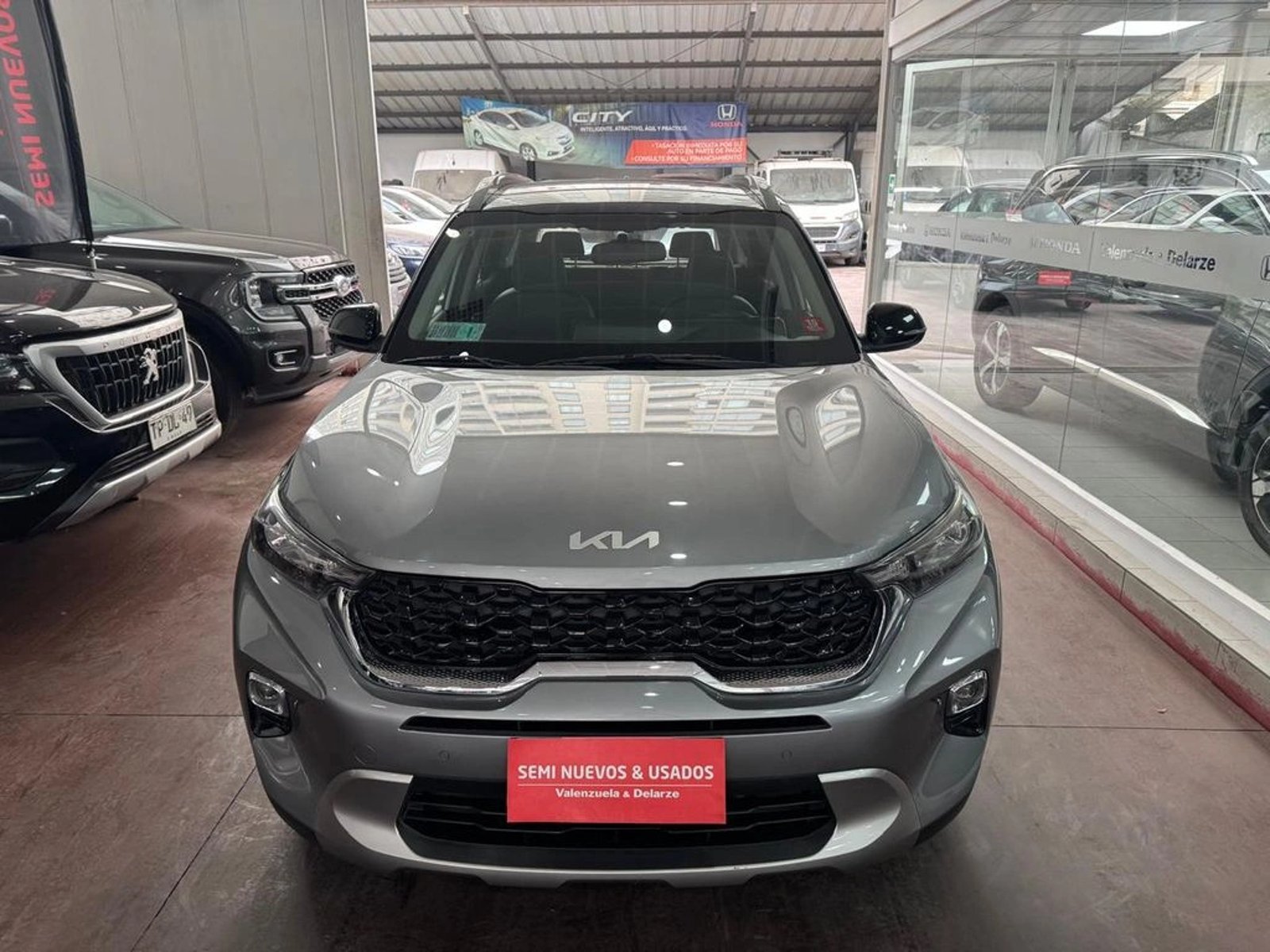 Kia SONET 1.5 EX PLUS 4X2 6MT 5P 2022 - Foto 2 de 12