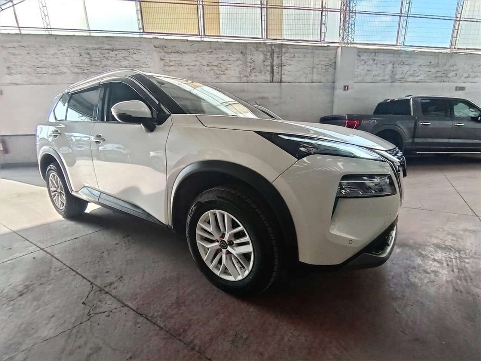 Nissan X-TRAIL 4X2 2.5 AUT 2023 - Foto 3 de 15