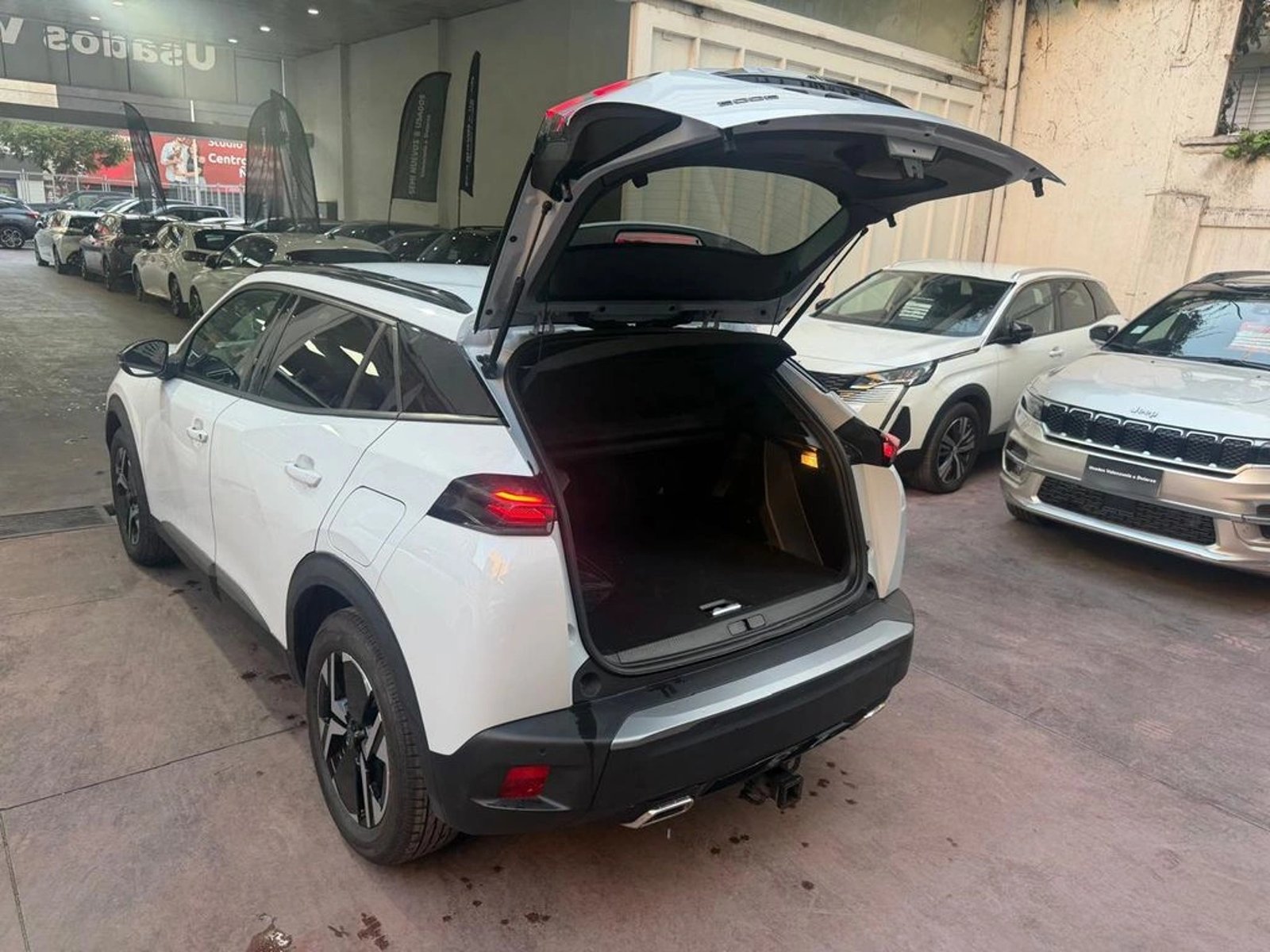 PEUGEOT 2008 ALLURE 130 1.2 AUT 2025 - Imagen 7 de 18