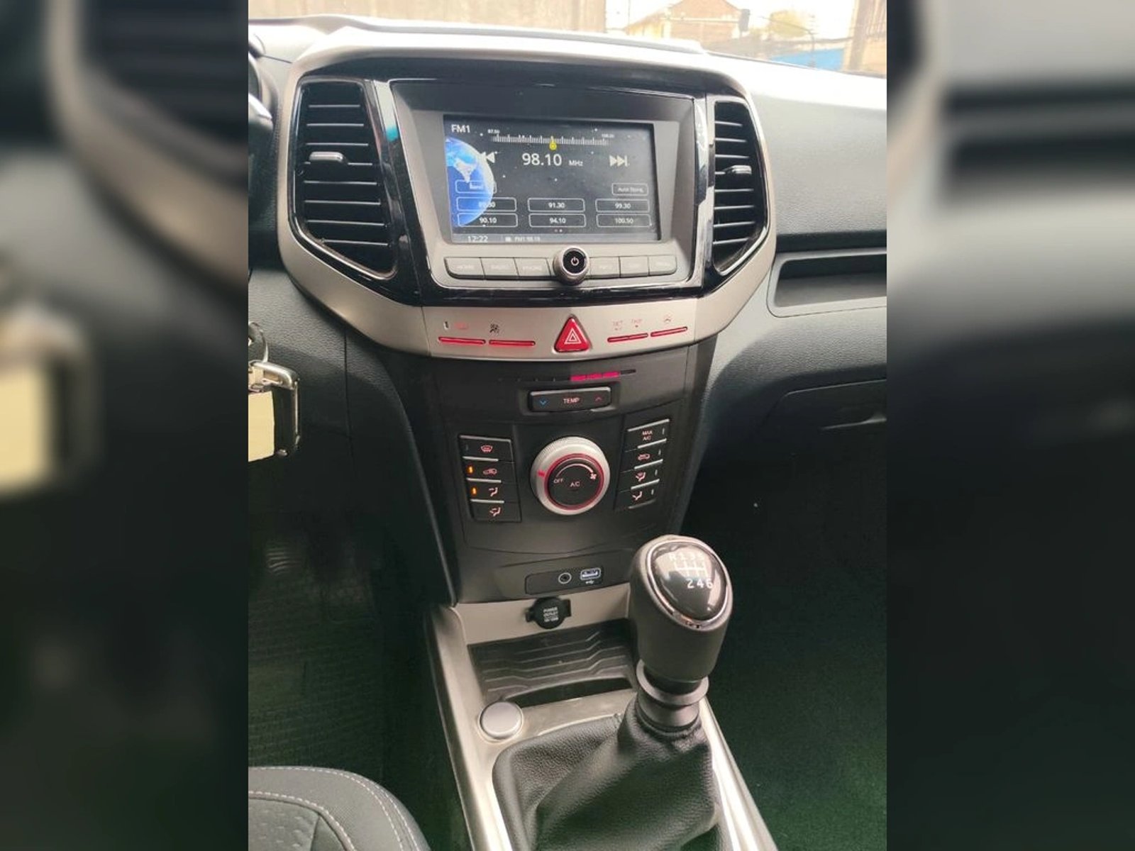 Mahindra XUV 300 1.2 2025 - Imagen 13 de 15