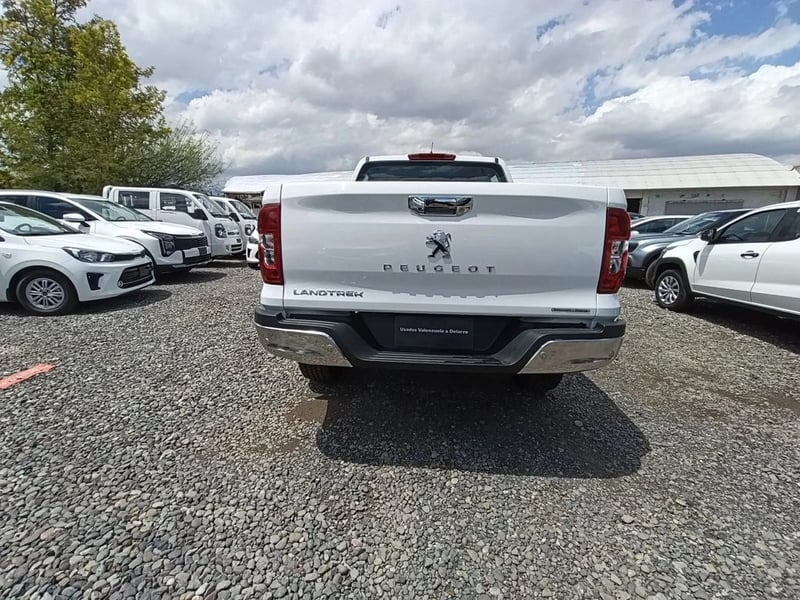 Peugeot LANDTREK Active BlueHDi 180 4x4 AT 2026 - Imagen 8 de 20