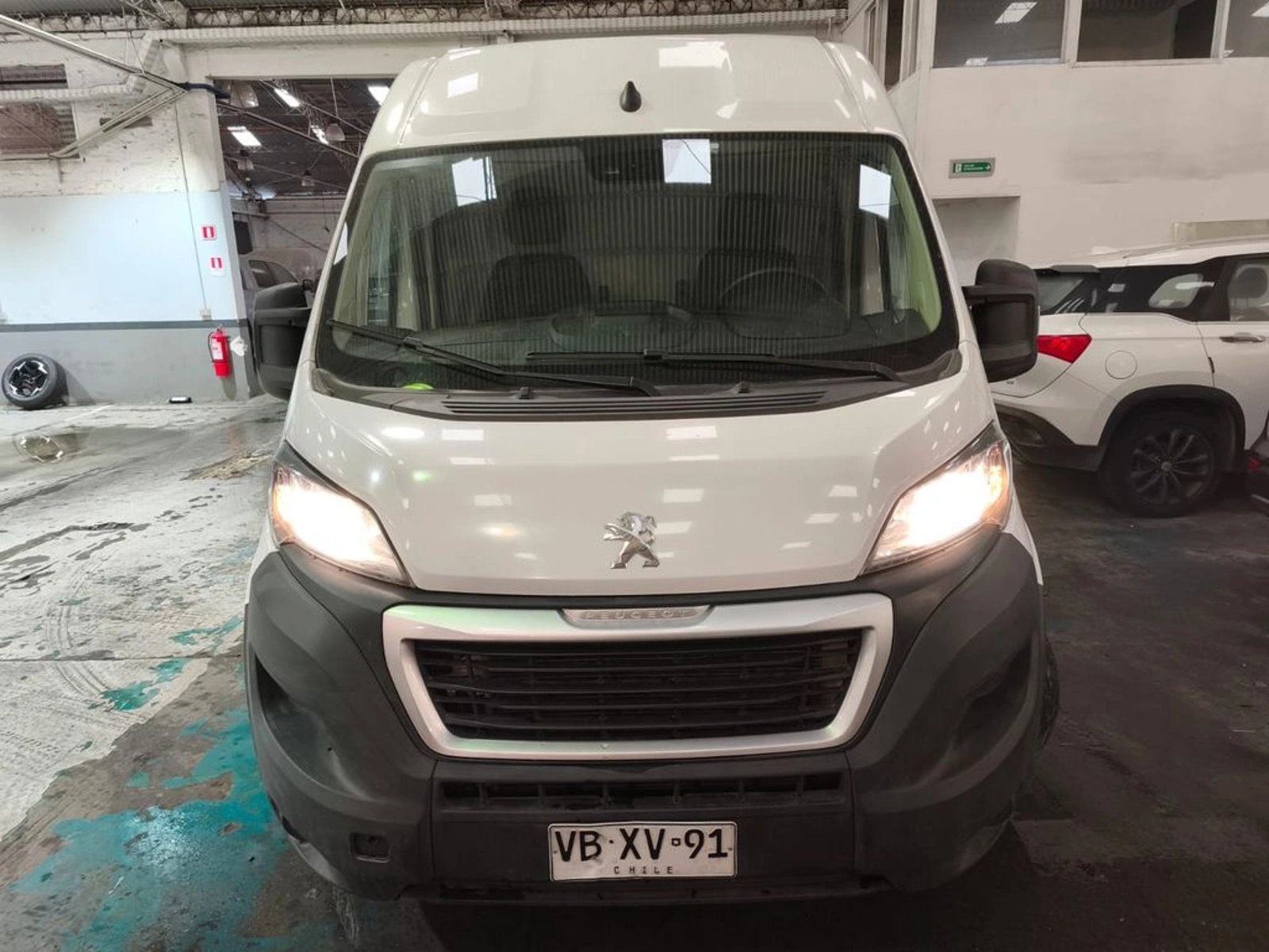 Peugeot BOXER Furgón  L2H2 BlueHDi 165 2025 - Foto 2 de 15