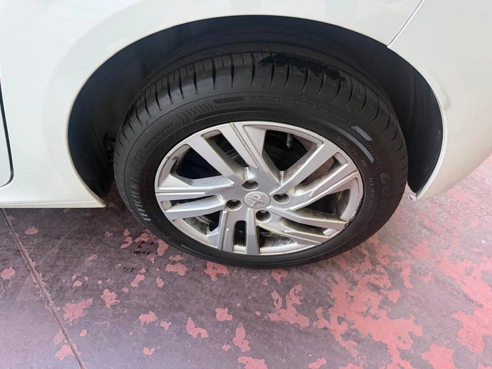 Peugeot 208 Style Puretech 75 2023 - Imagen 7 de 14