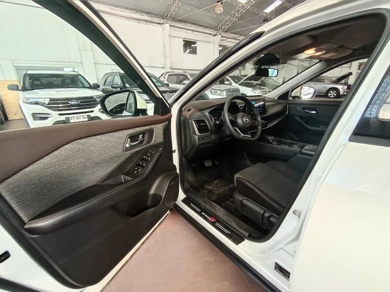 Nissan X-TRAIL 4X2 2.5 AUT 2023 - Imagen 9 de 15