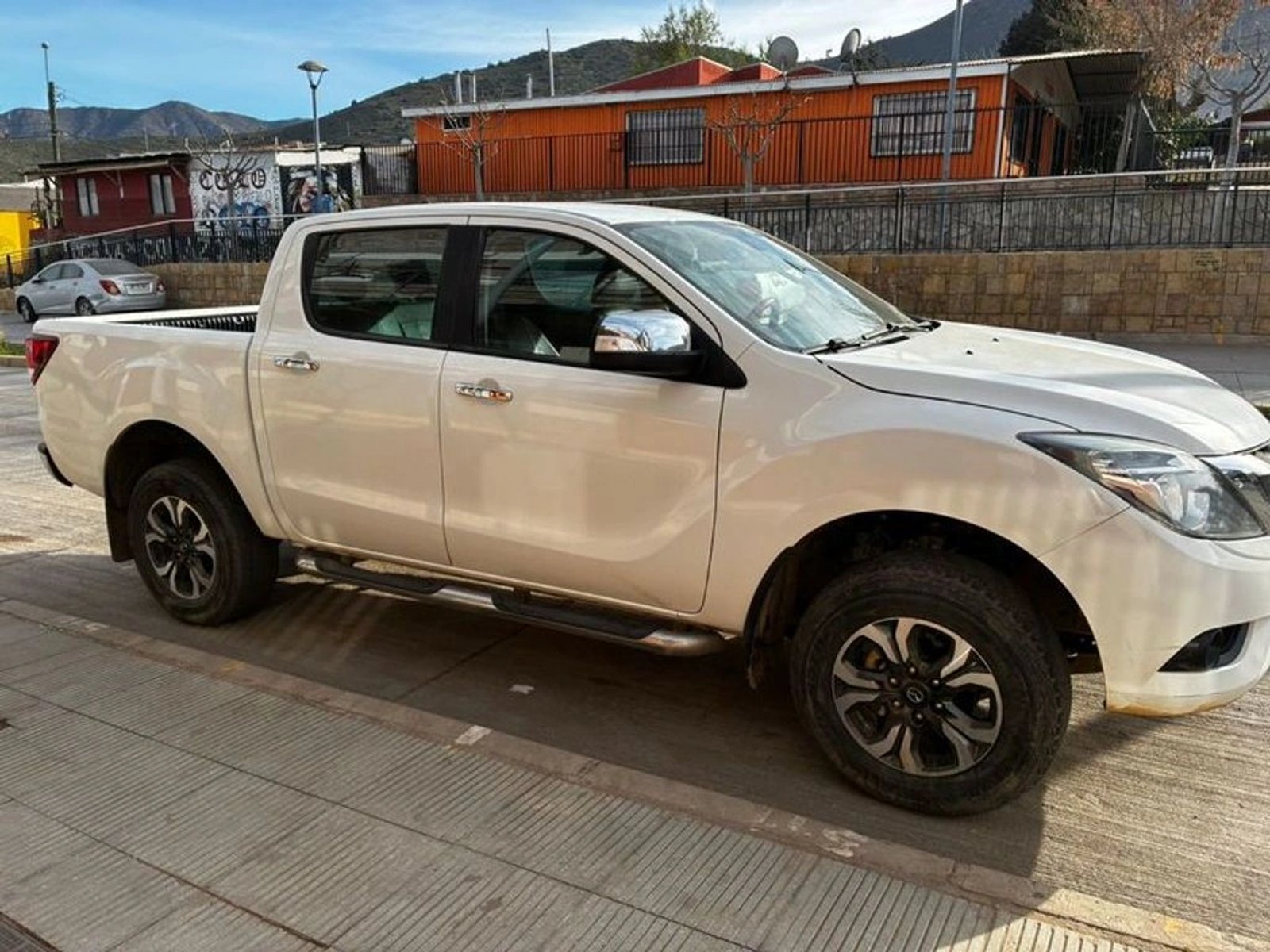 Mazda BT-50 DCAB SDX 4X4 3.2 AUT 2022 - Foto 4 de 5