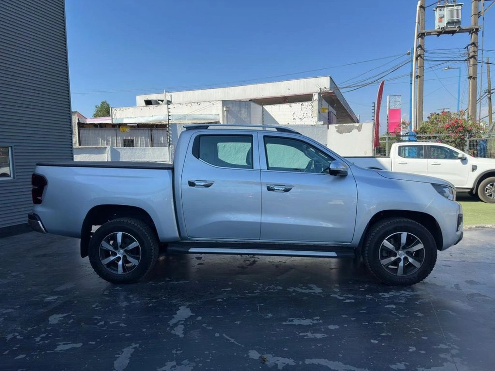 PEUGEOT LANDTREK Action4 BlueHDi 180 4x4 AT 2024 - Imagen 7 de 16