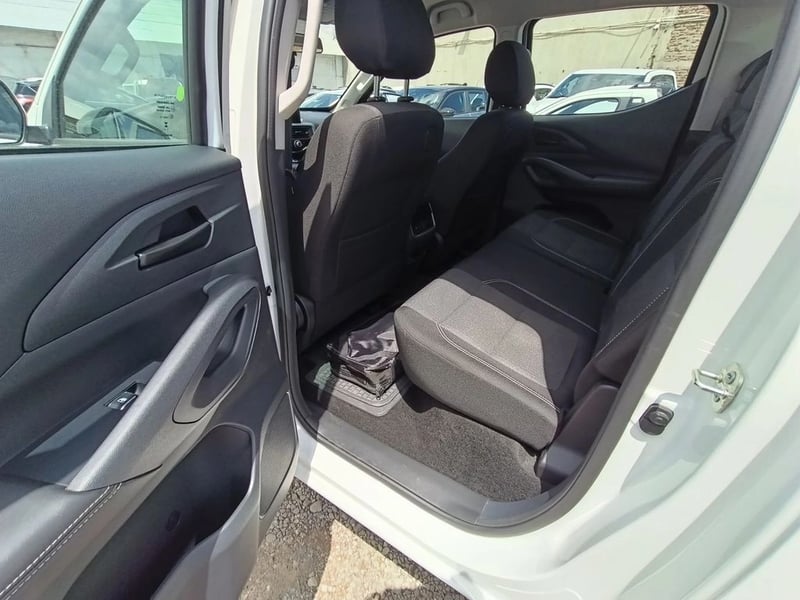 Peugeot LANDTREK Active BlueHDi 180 4x4 AT 2026 - Imagen 17 de 20