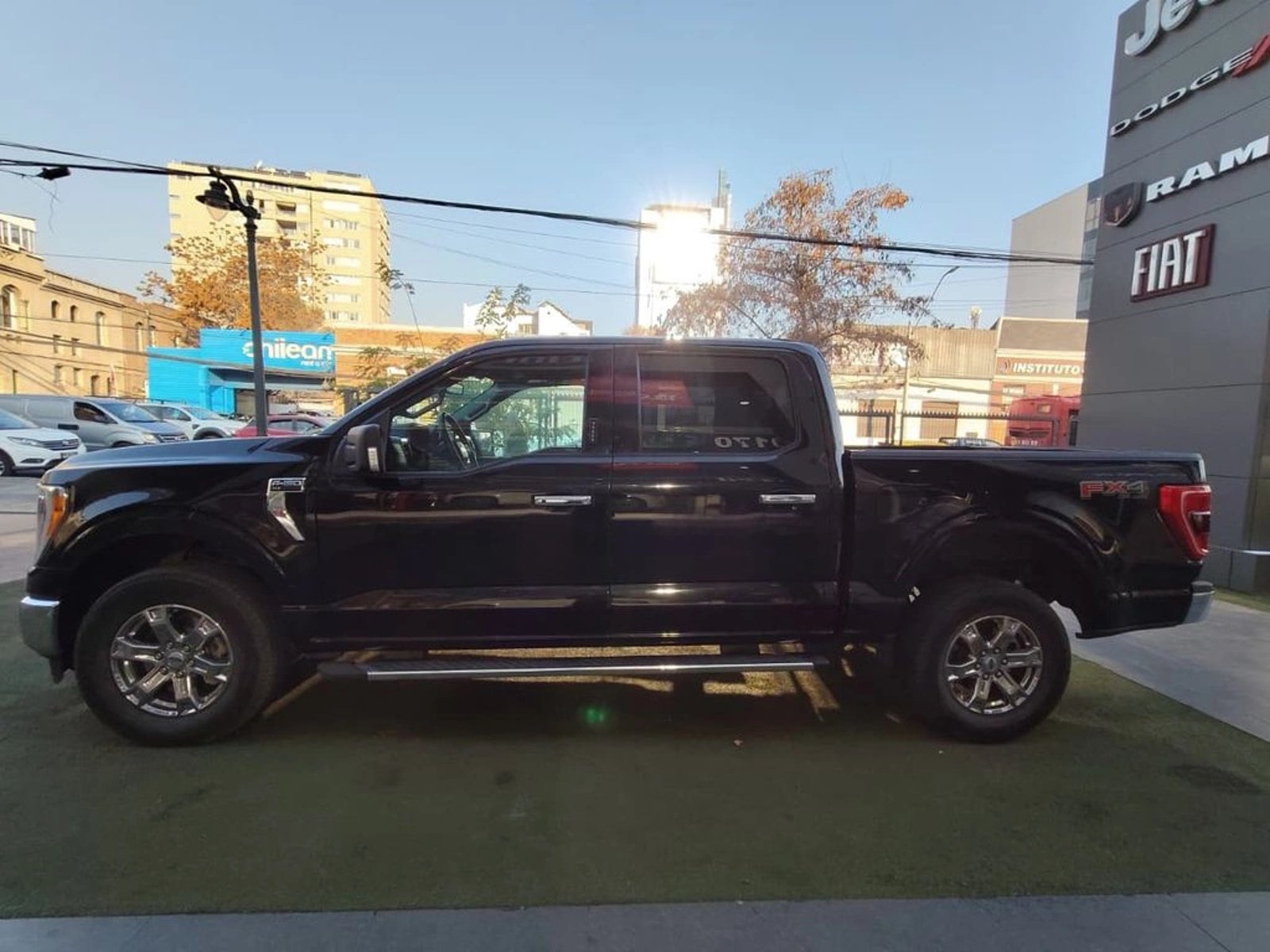 Ford F-150 XLT 4X4 5.0 AUT 2024 - Imagen 8 de 17