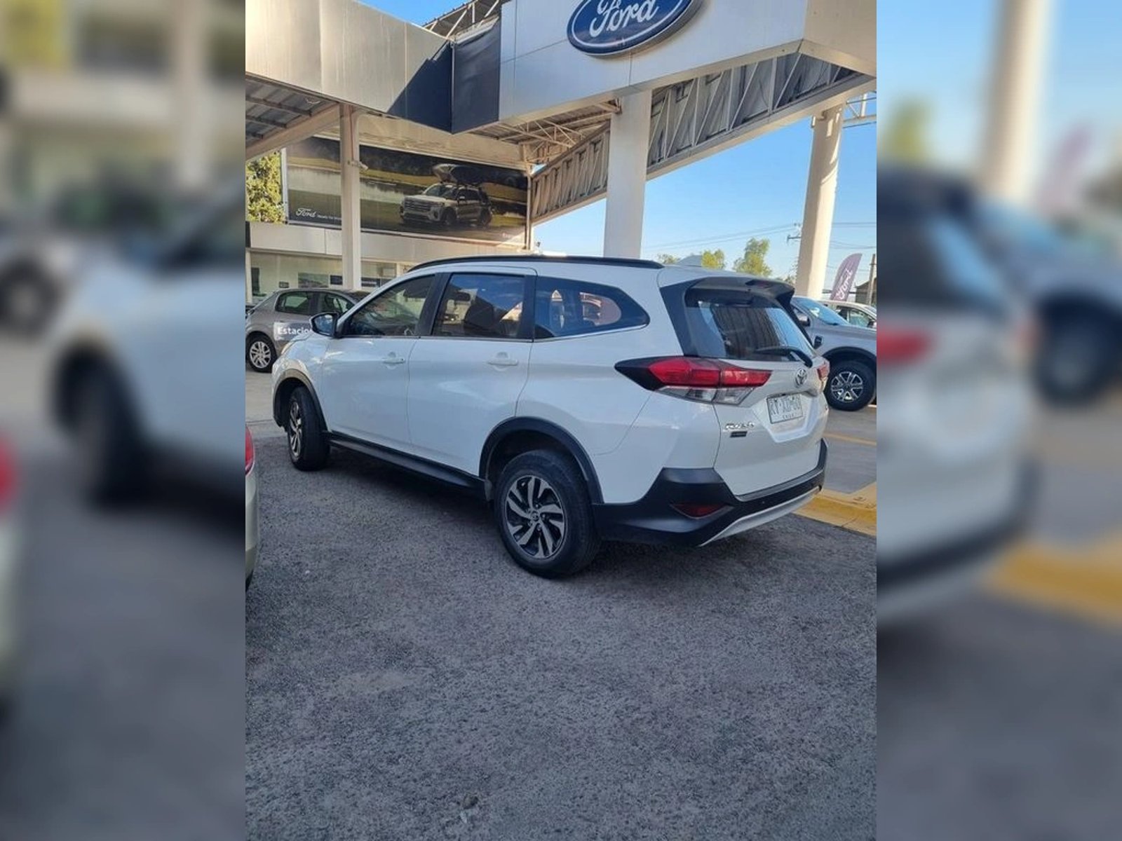 TOYOTA RUSH 1.5 2022 - Imagen 3 de 9