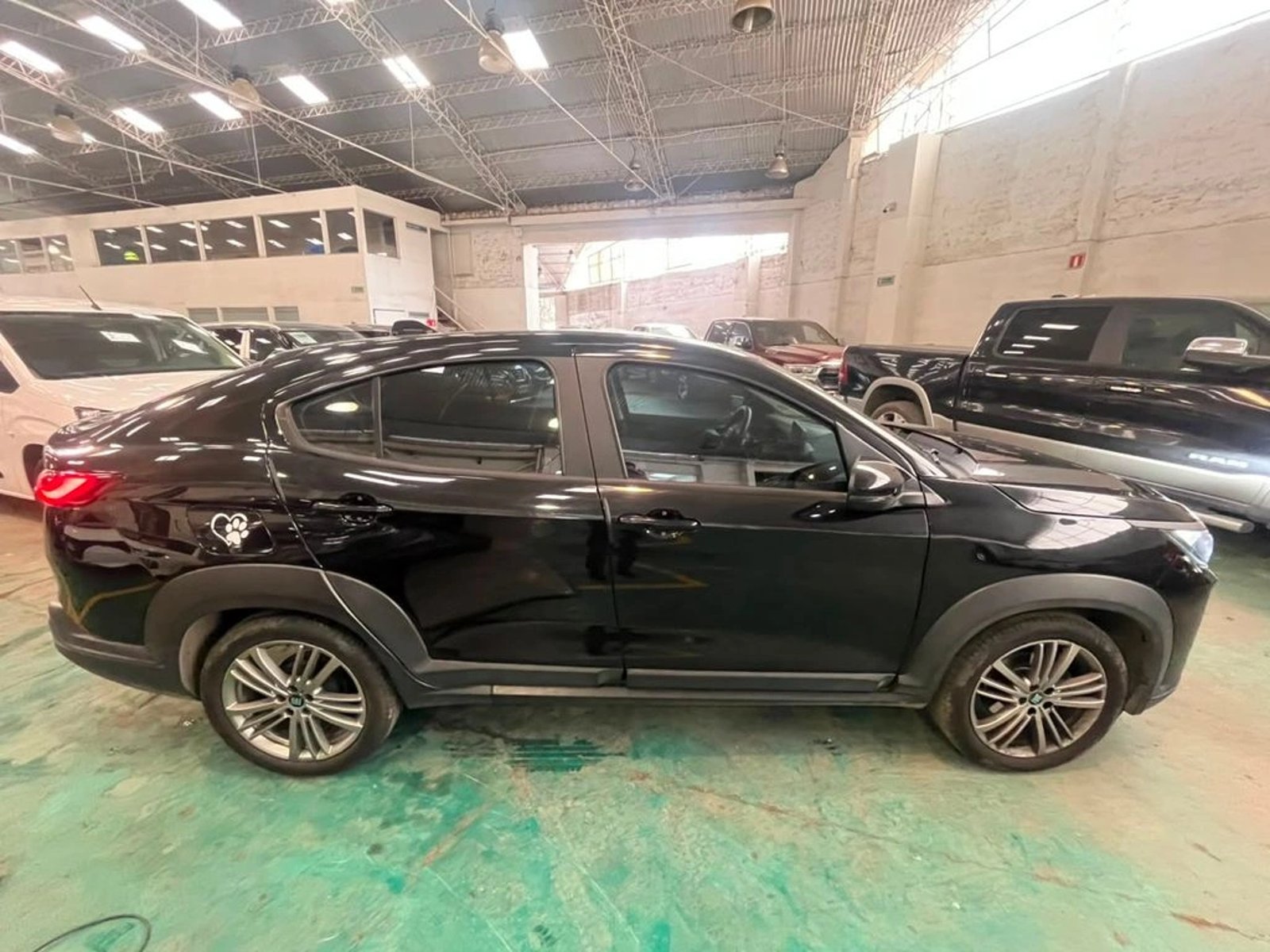 Fiat FASTBACK Drive CVT 1.0 2024 - Imagen 7 de 16