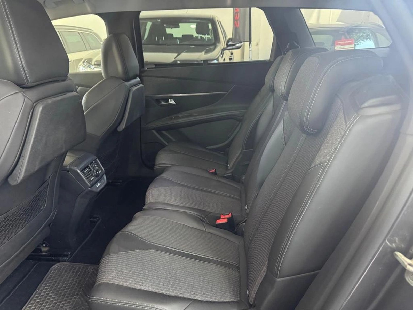 PEUGEOT 5008 Allure Pack 2022 - Imagen 10 de 18