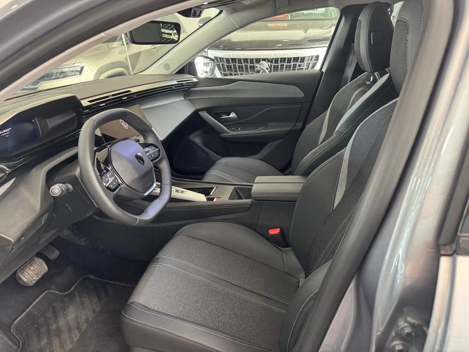 PEUGEOT 308 Allure Pack Puretech 130 EAT8 PRS 2025 - Imagen 9 de 19