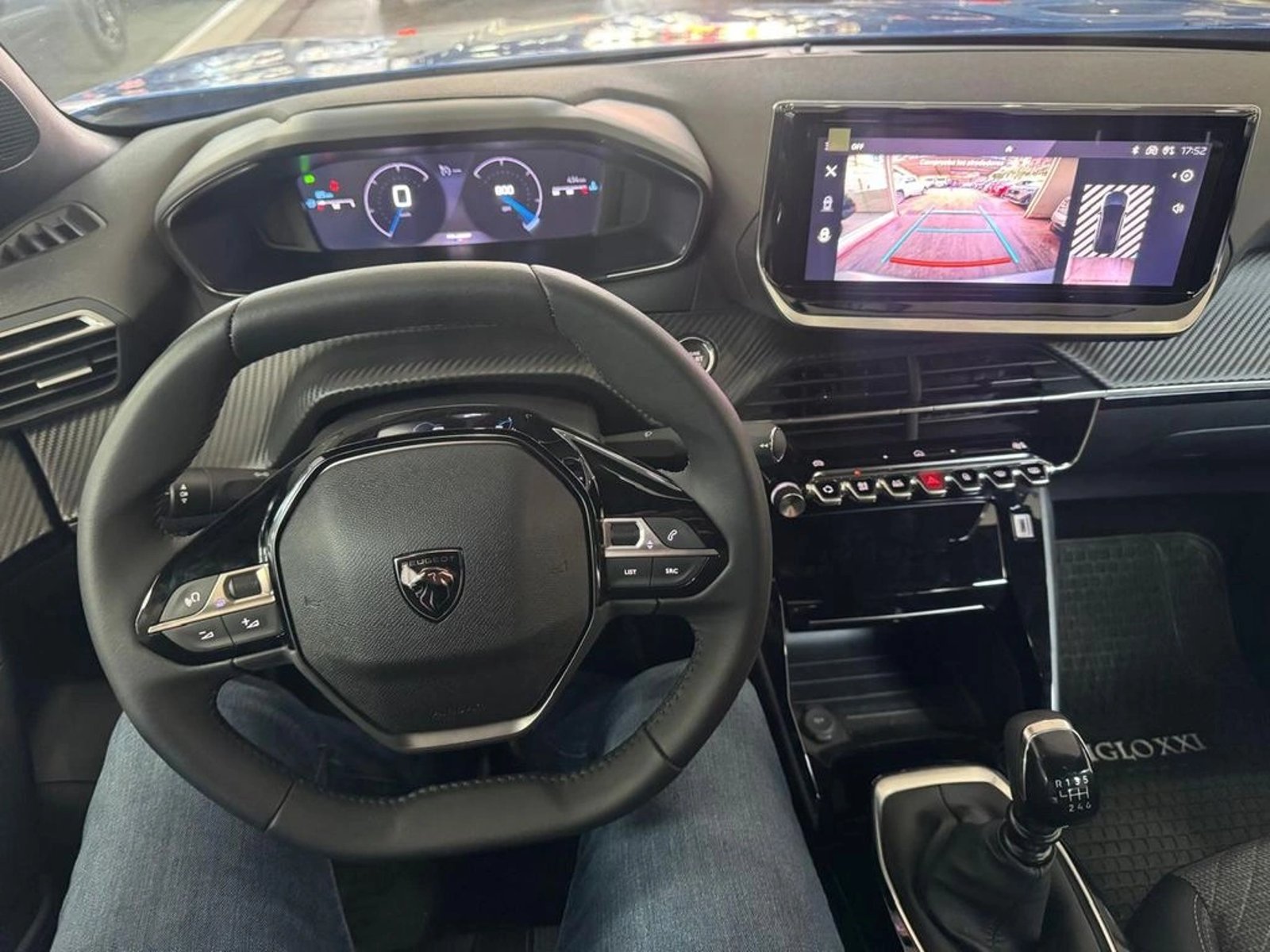 PEUGEOT 2008 MCA Allure Pack Puretech 130 2025 - Imagen 11 de 17