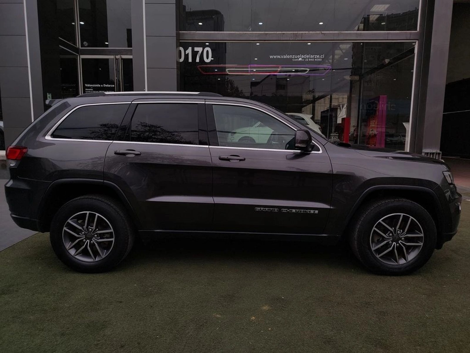 Jeep GRAND CHEROKEE Laredo 4X2 3.6L 2021 - Imagen 6 de 14