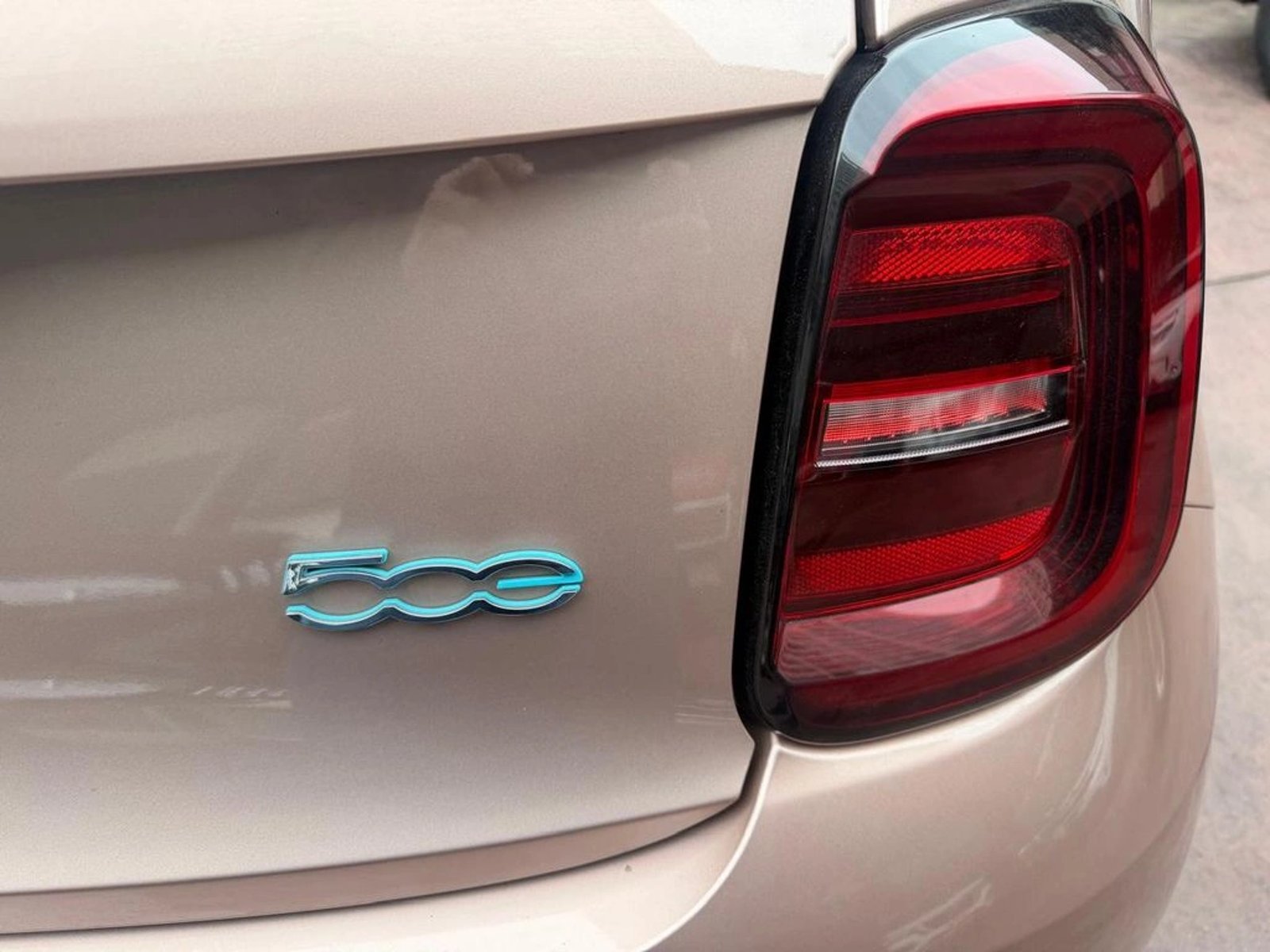 Fiat 500 E 4X2 AUT 2025 - Imagen 8 de 13