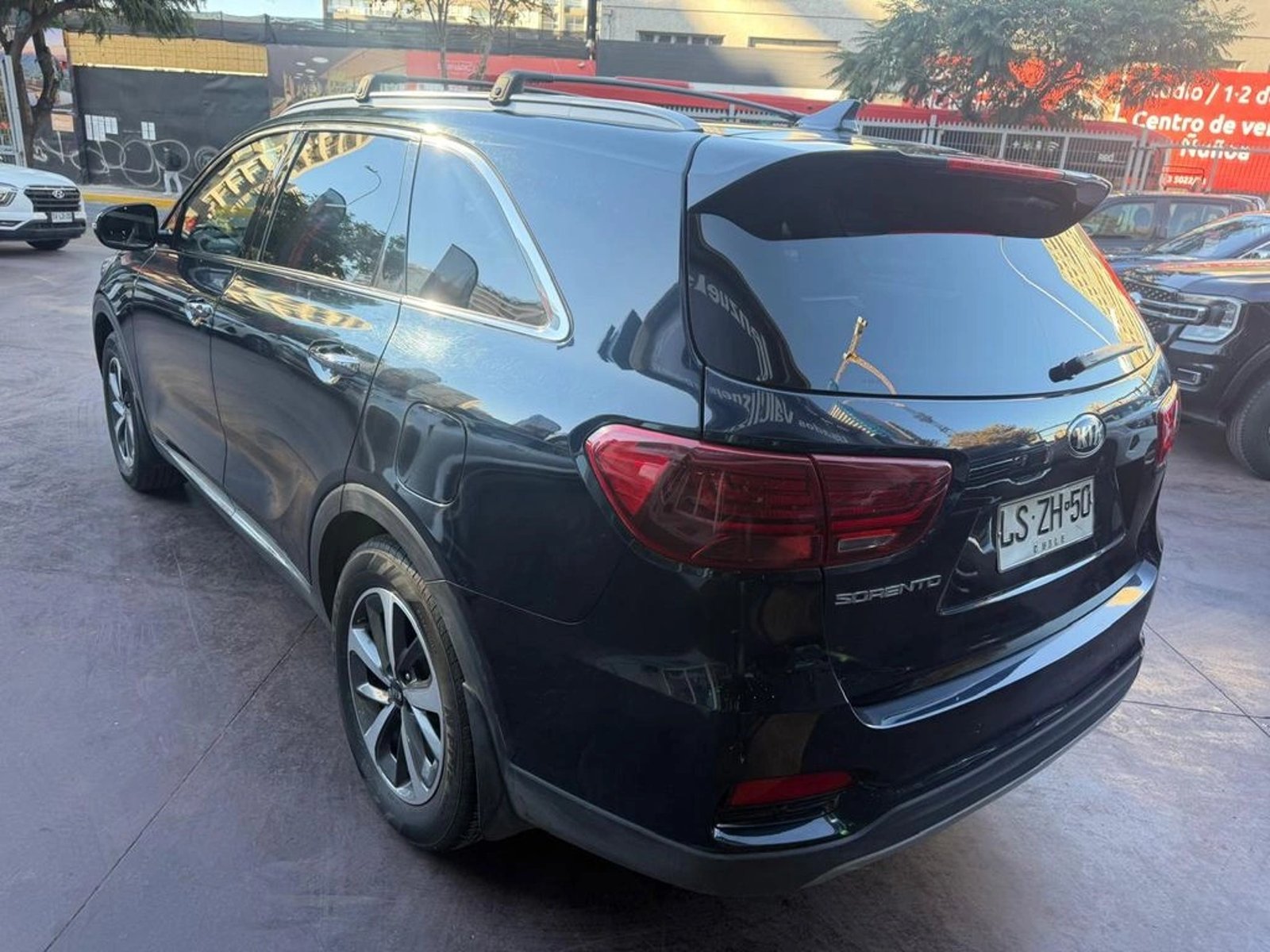 KIA SORENTO DOHC 2.4 2019 - Imagen 6 de 20