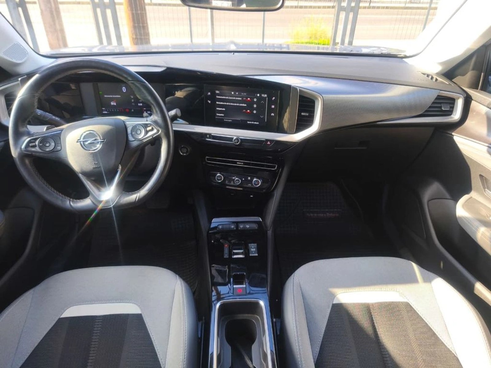 OPEL MOKKA 1.2T AUT 2023 - Imagen 11 de 18