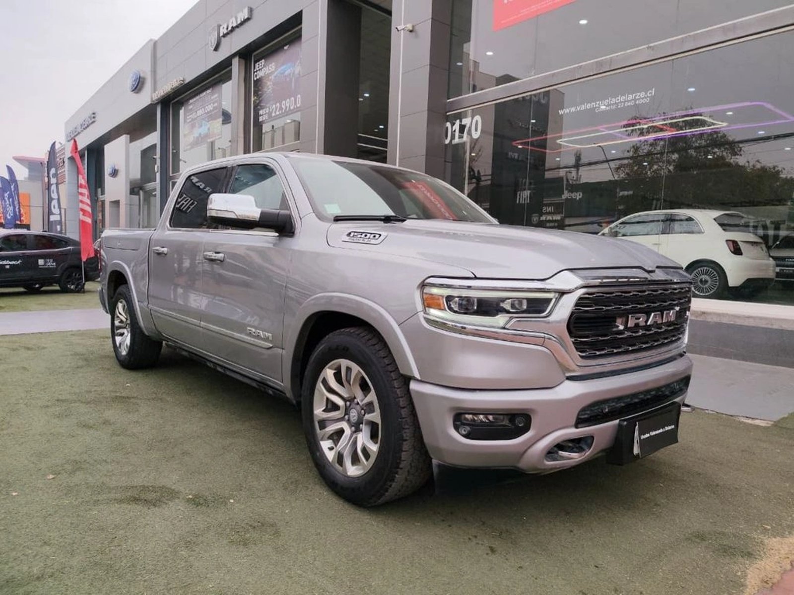 RAM 1500 LIMITED 5.7 AUT 2023 - Imagen 3 de 20