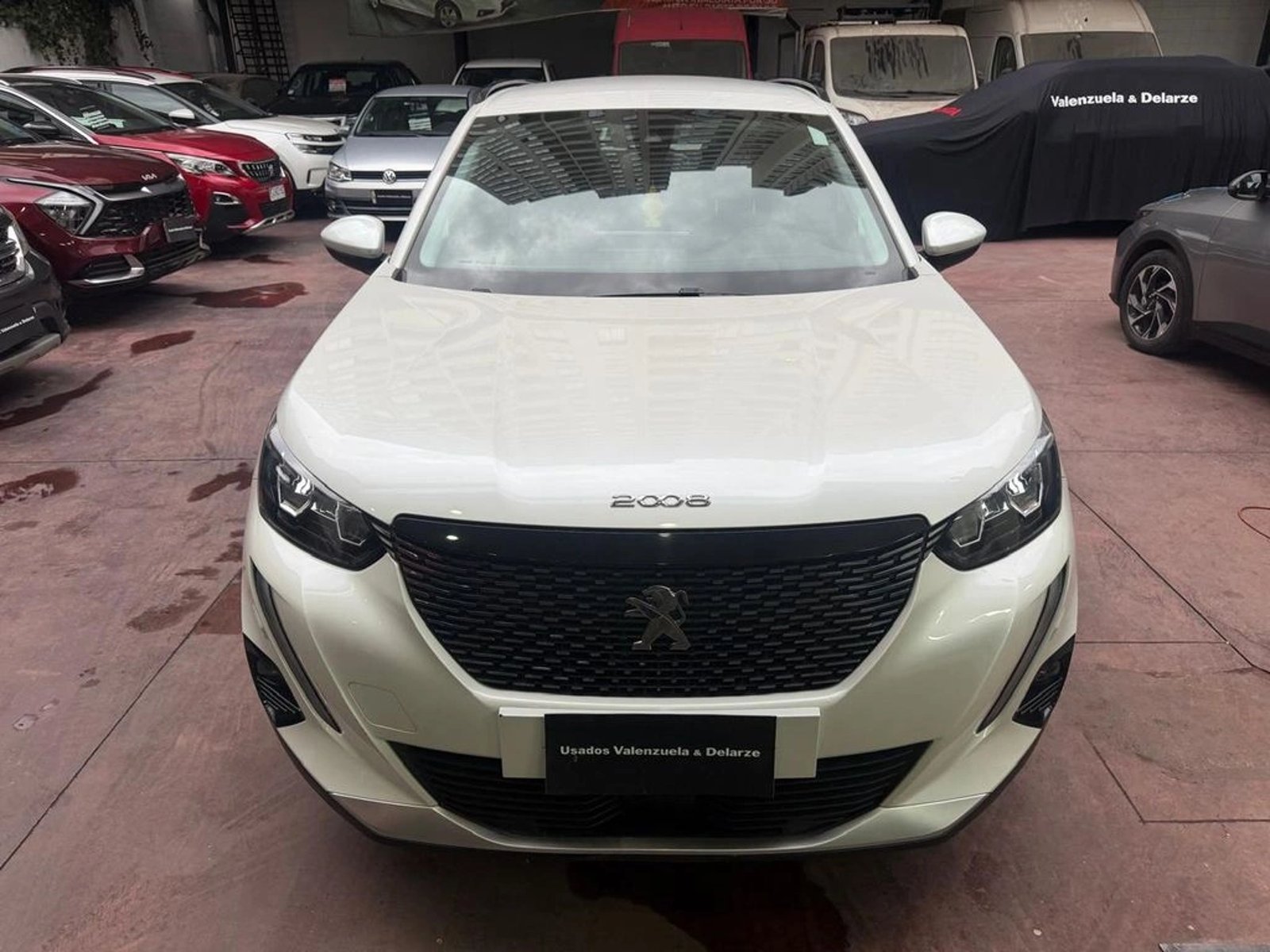 Peugeot 2008 PURETECH 130 1.2 2021 - Foto 2 de 13