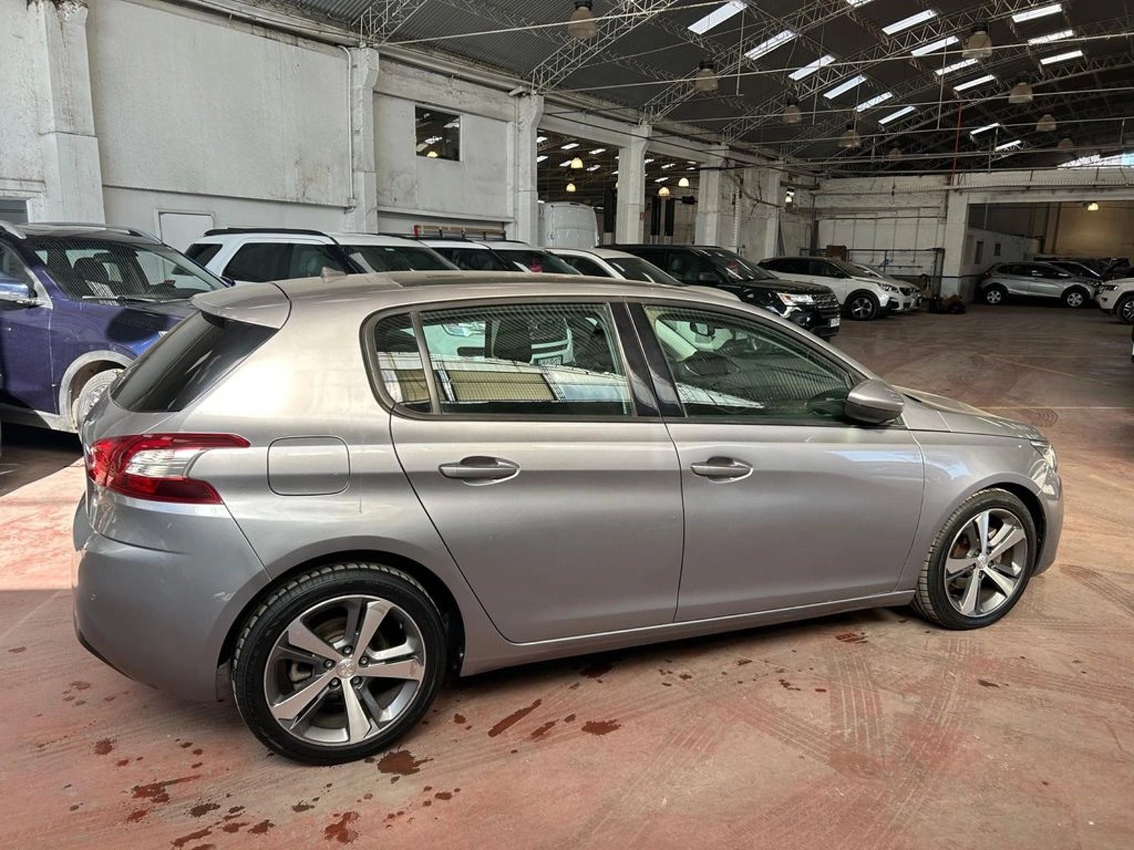 PEUGEOT 308 Feline 1.6 Blue-HDi 120HP EAT6 2019 - Imagen 6 de 17