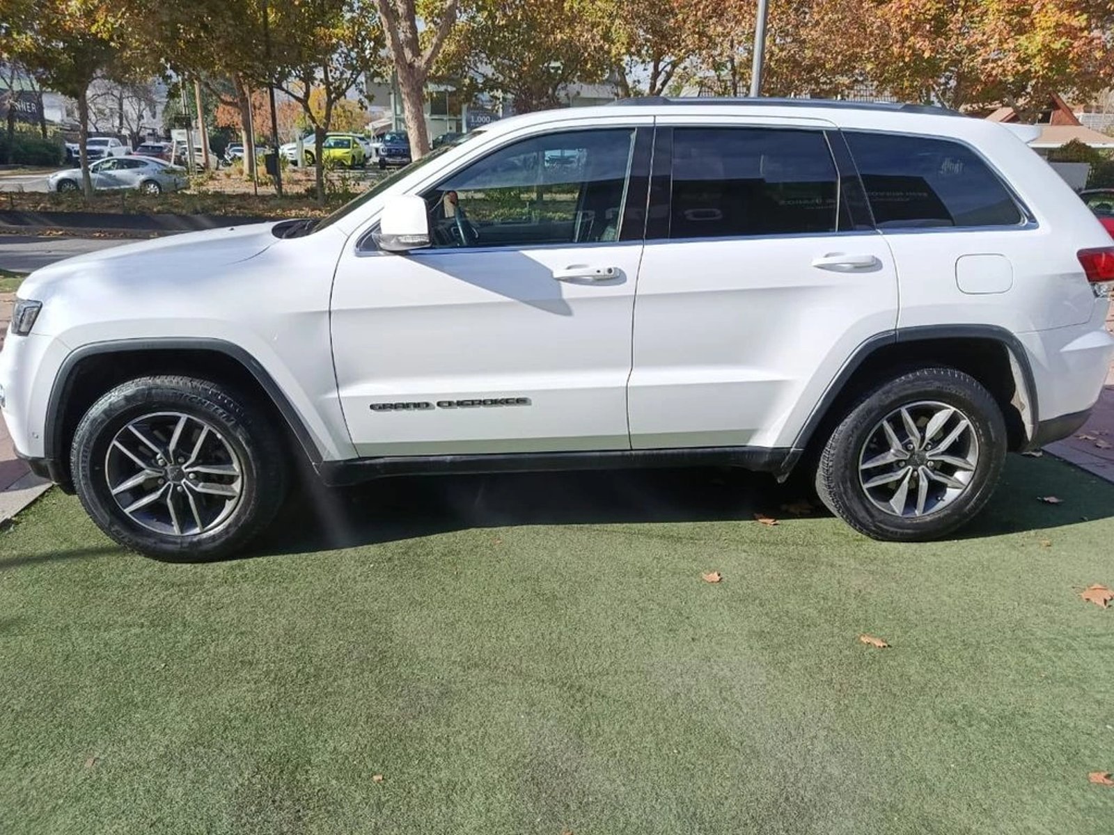 JEEP GRAND CHEROKEE Laredo 4X2 3.6L 2021 - Imagen 3 de 18