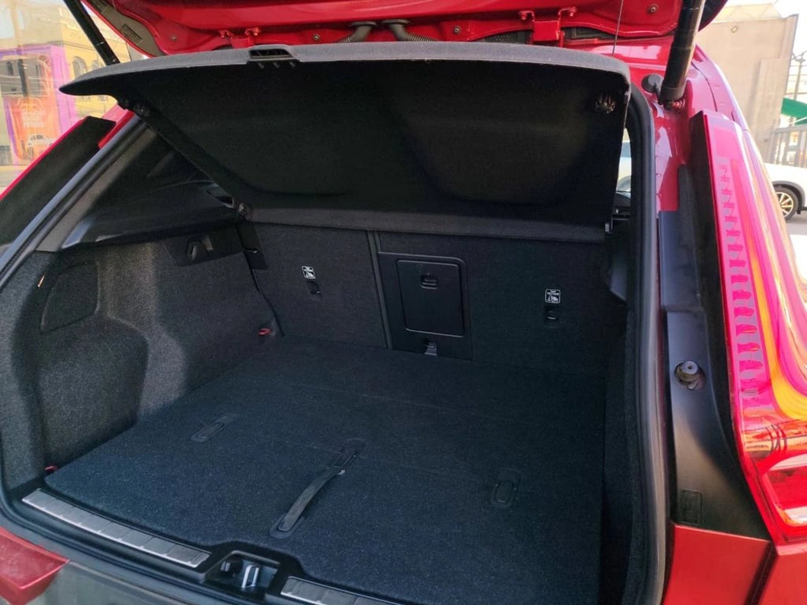 Volvo XC40 B4 ULTIMATE 2.0 AUT 2023 - Imagen 14 de 19