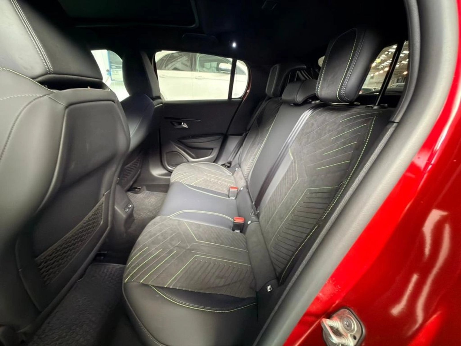 PEUGEOT 208 MCA GT EV 2026 - Imagen 9 de 17