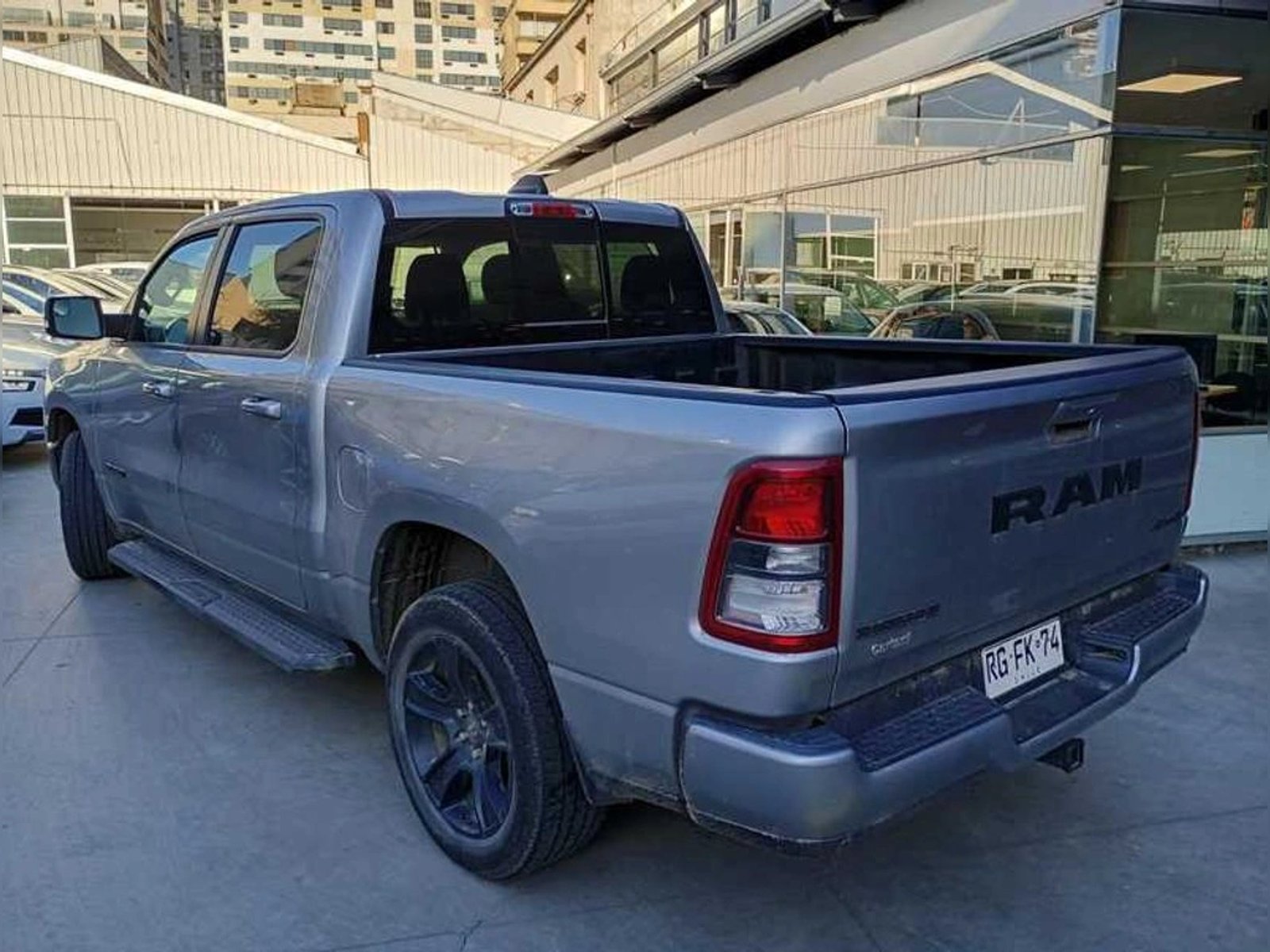 RAM 1500 BIGHORN N.E 3.6 V6 MILD HYBRID 305 HP 4X4 AT 2022 - Foto 3 de 9