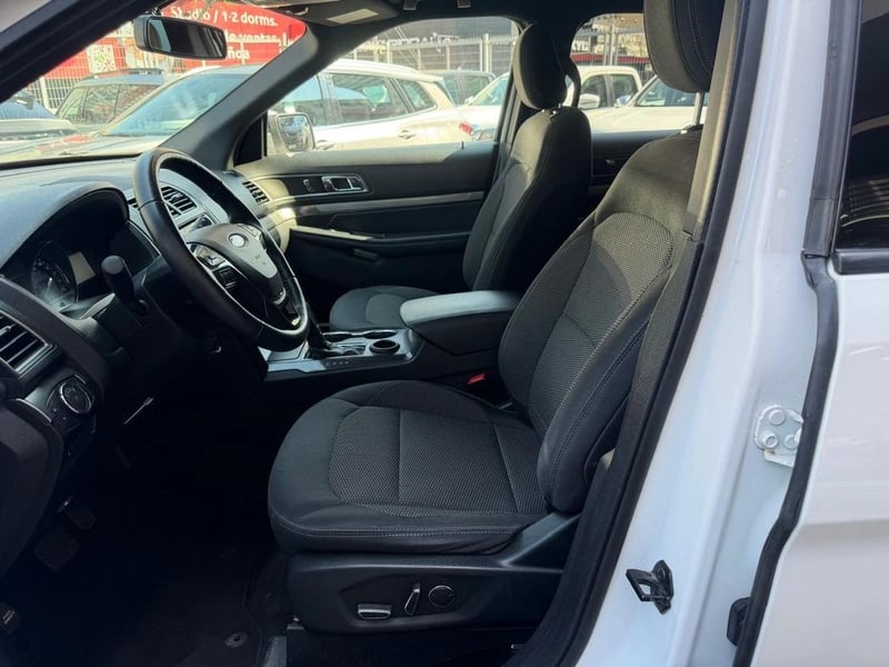 Ford EXPLORER XLT 3.5 4x2 3R. 2018 - Imagen 11 de 13