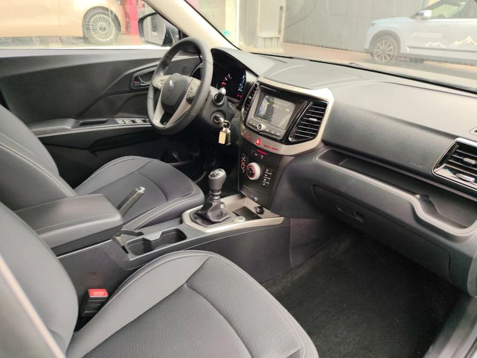 Mahindra XUV 300 1.2 2025 - Imagen 9 de 15
