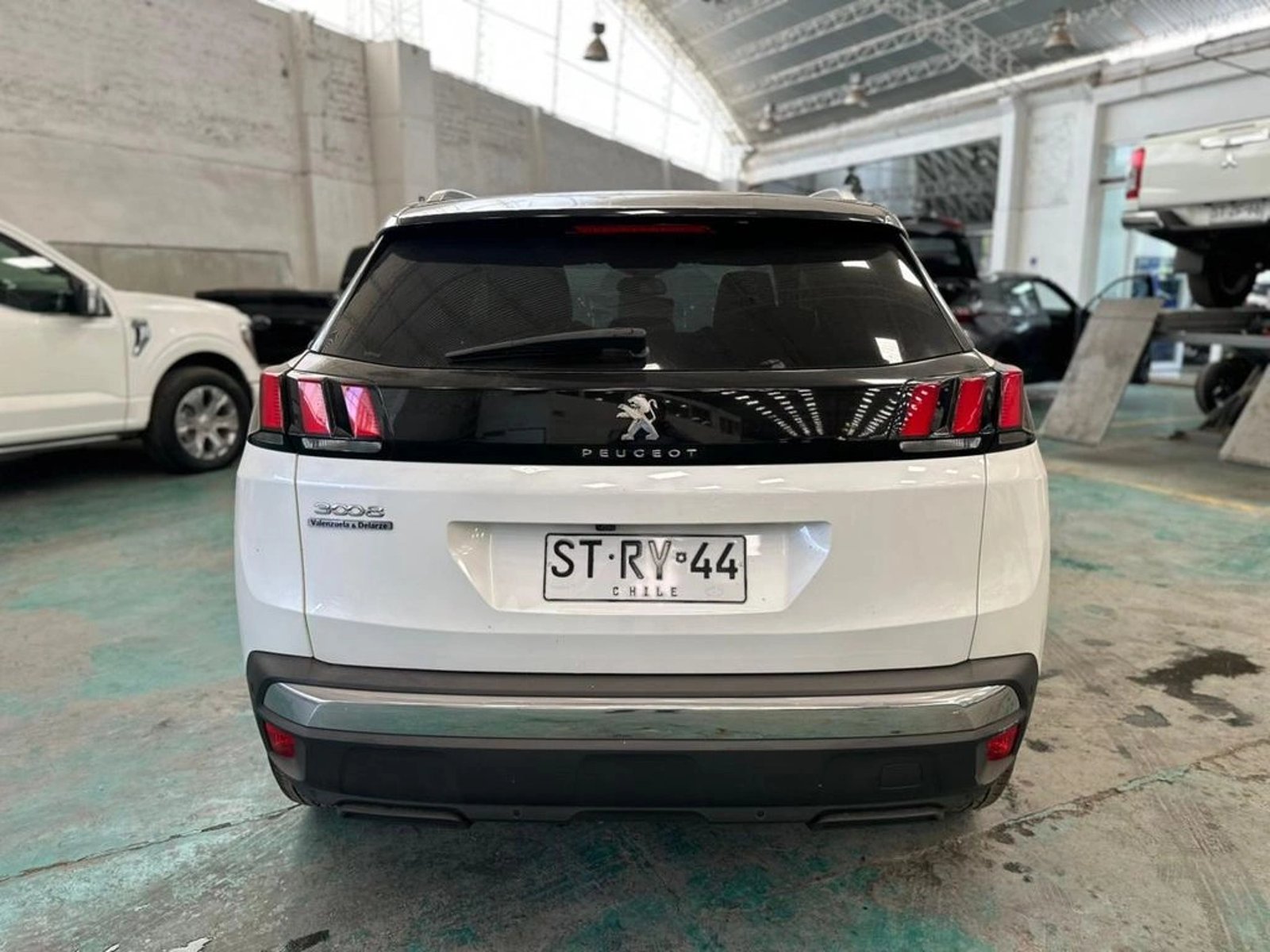 Peugeot 3008 ALLURE 165HP 1.6 AUT 2023 - Foto 5 de 11