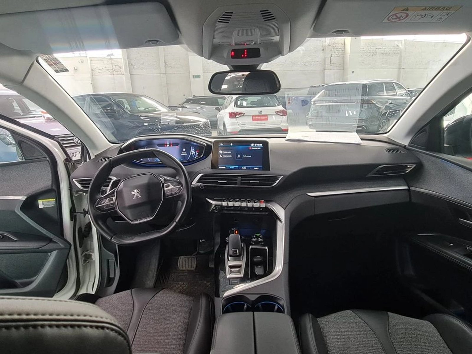 PEUGEOT 3008 Allure 1.6 THP 165HP EAT6 2019 - Imagen 12 de 18