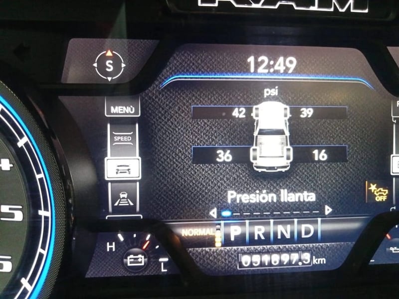 RAM 1500 LIMITED 5.7 AUT 2023 - Imagen 14 de 14