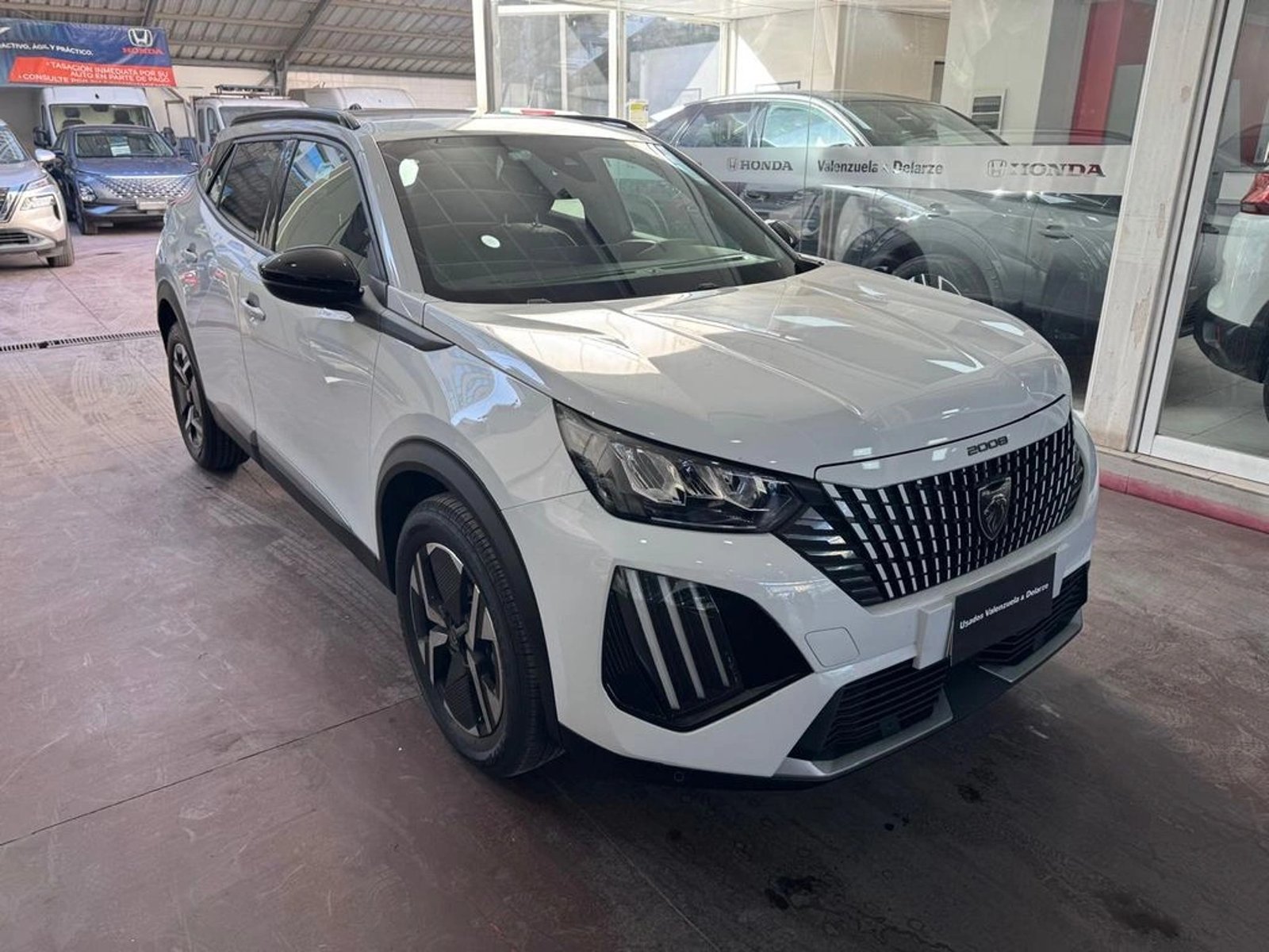 Peugeot 2008 MCA Allure Pack Puretech 130 2025 - Foto 3 de 12