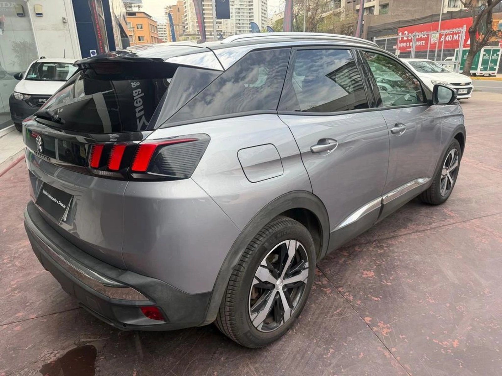 Peugeot 3008 ALLURE BLUEHDI 1.5 AT 2019 - Foto 4 de 10