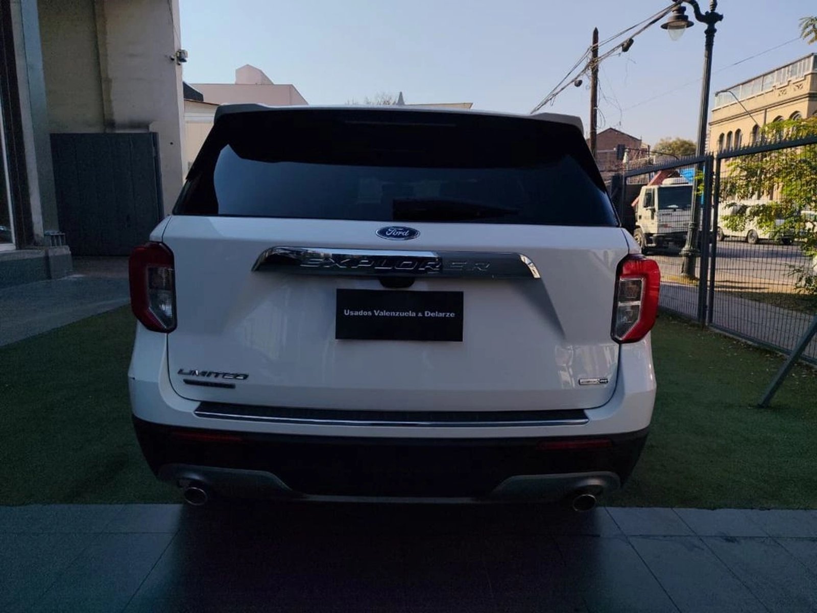 Ford EXPLORER LTD 2.3 AUT 2023 - Imagen 6 de 18
