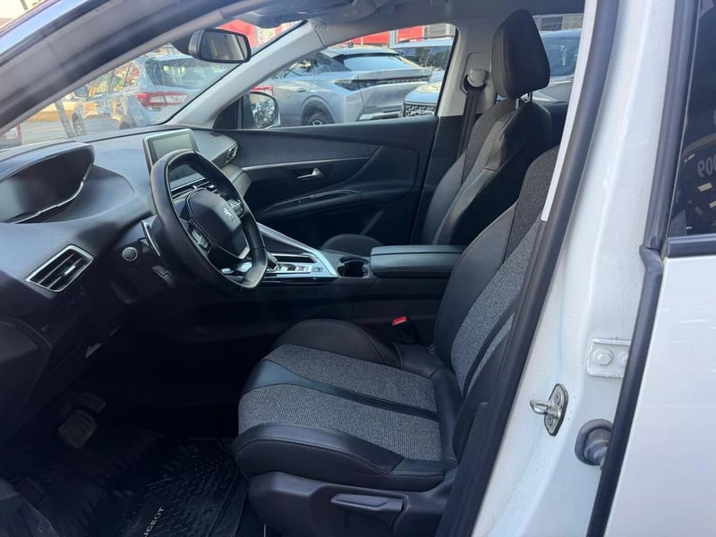 Peugeot 3008 ALLURE 165HP 1.6 AUT 2020 - Imagen 8 de 13