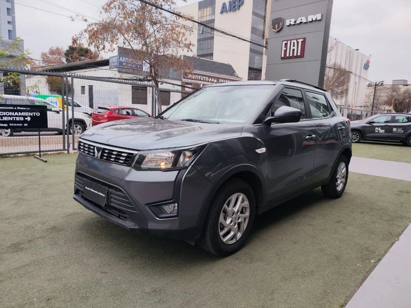 Mahindra XUV 300 1.2 2025