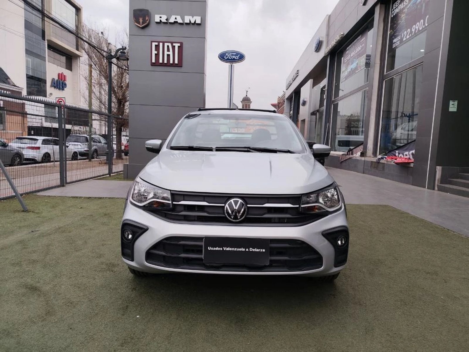 Volkswagen SAVEIRO Cabina Simple 1.6L MT 2025 - Foto 2 de 15