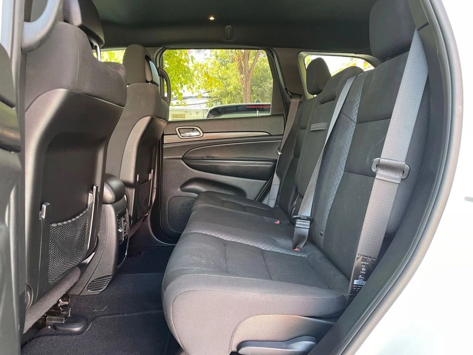 JEEP GRAND CHEROKEE Laredo Sport 2022 - Imagen 14 de 20