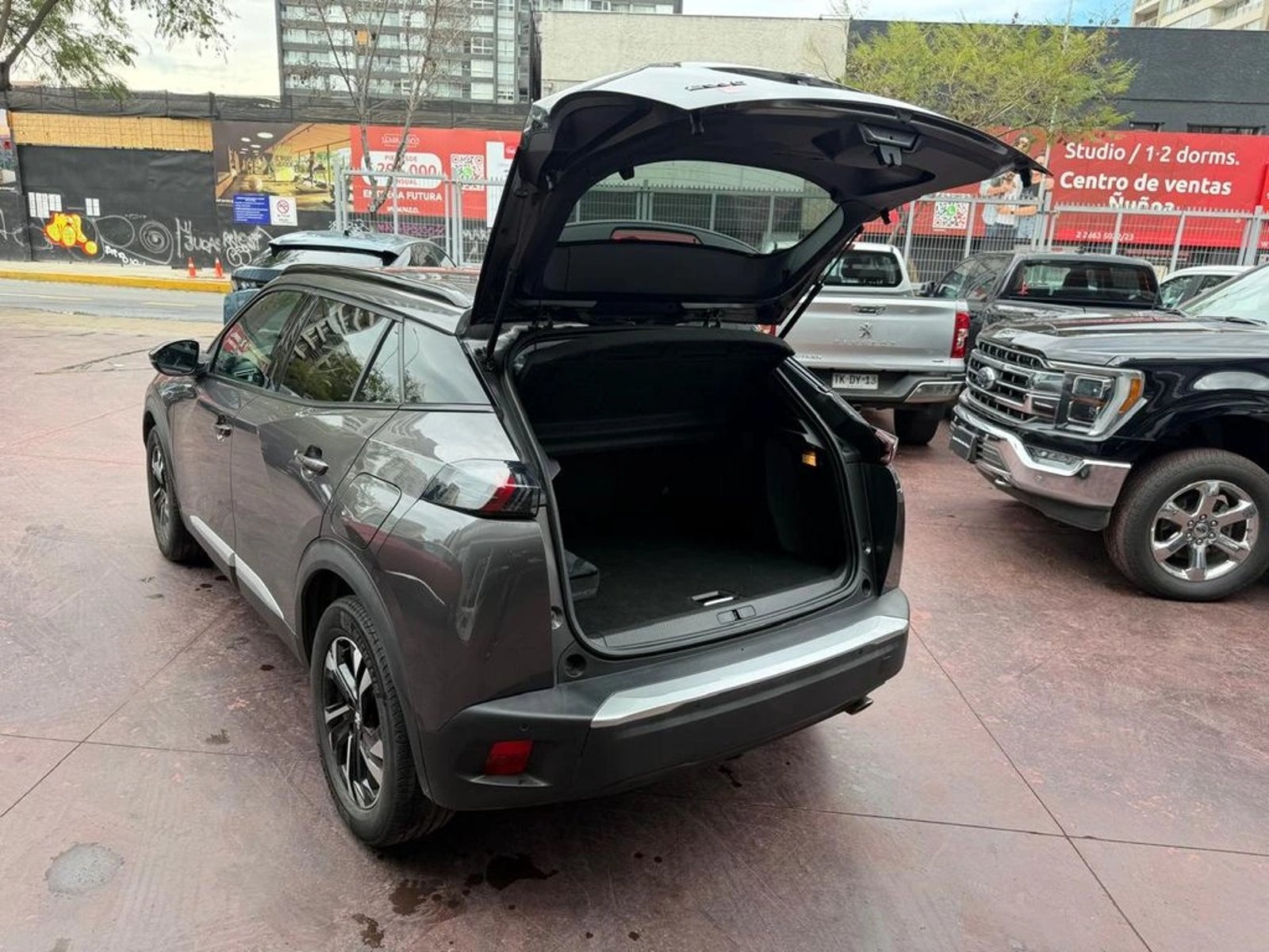 Peugeot 2008 ALLURE BLUE HDI 130 EAT8 1.5 AUT 2022 - Imagen 7 de 14
