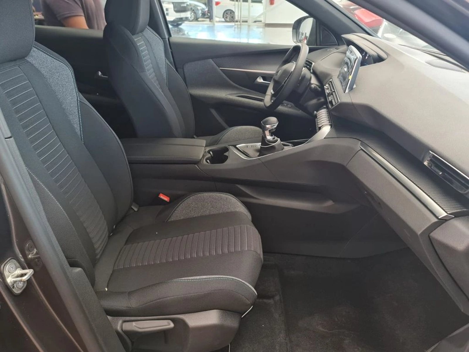 PEUGEOT 3008 Active Pack Puretech 130 2025 - Imagen 15 de 20