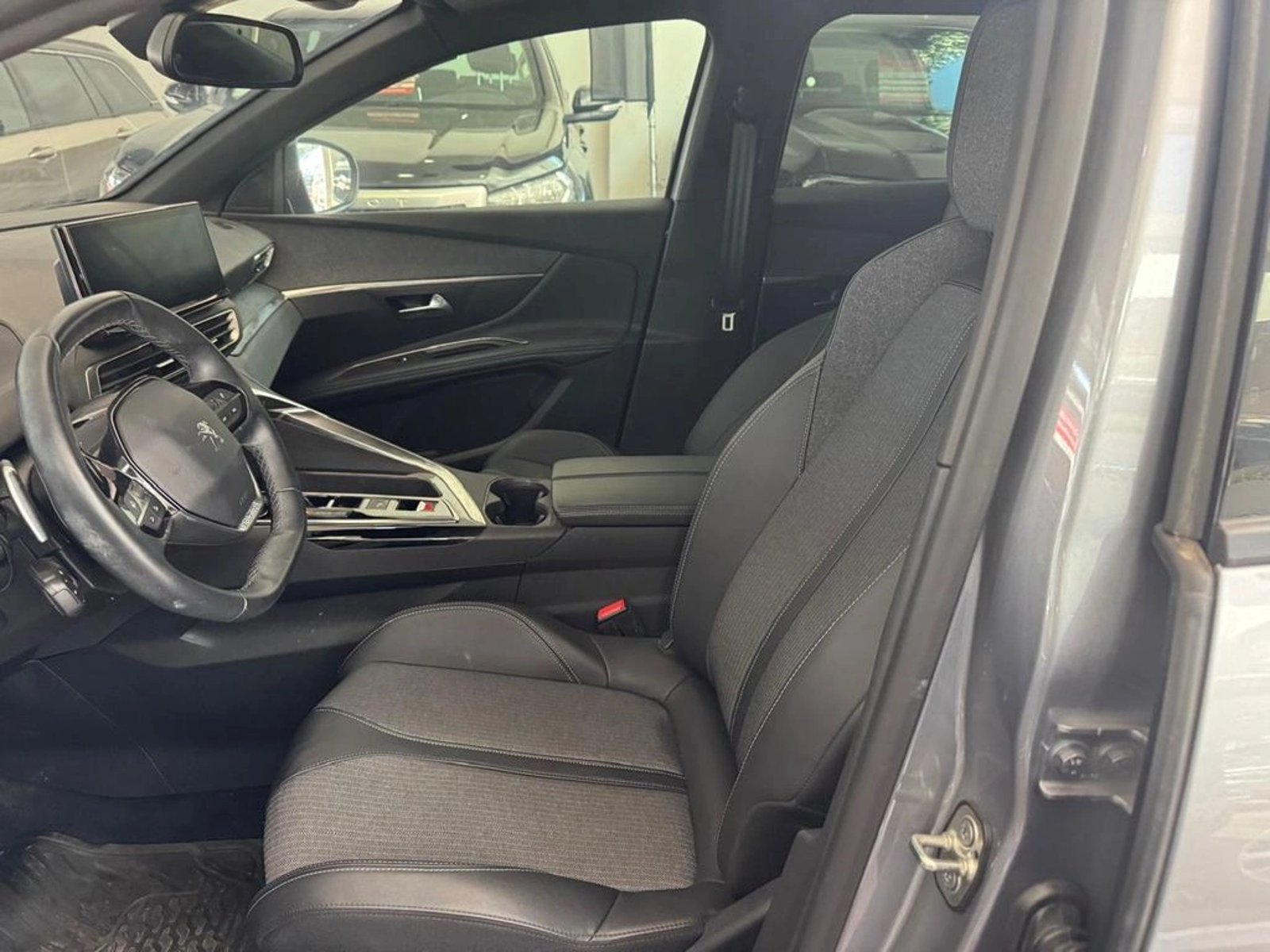 PEUGEOT 3008 Allure Pack THP 165 EAT6 2024 - Imagen 12 de 18